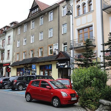 ザコパネApartament Giewont Krupowkiアパートメント エクステリア 写真